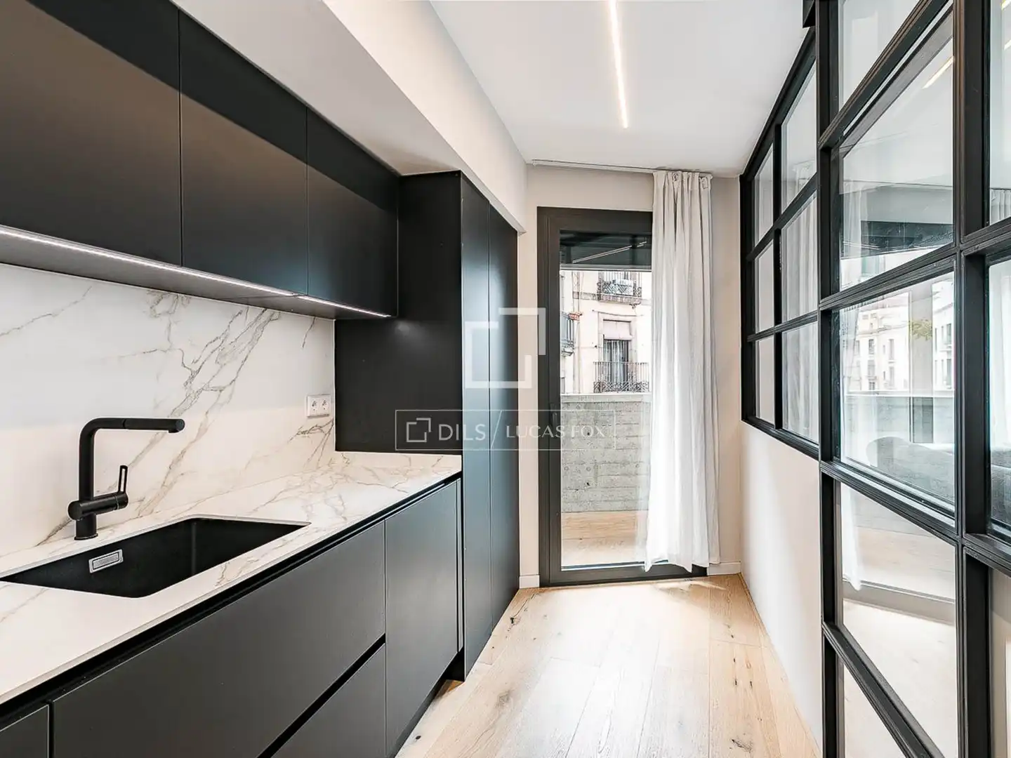Vista exterior de Piso en venta en Barcelona con Aire acondicionado, Terraza y Balcón