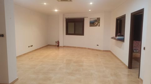 Foto 3 de Piso en venta en Carmona, Sevilla