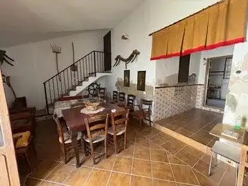 Menjador de Casa o xalet en venda en Monturque amb Terrassa i Balcó