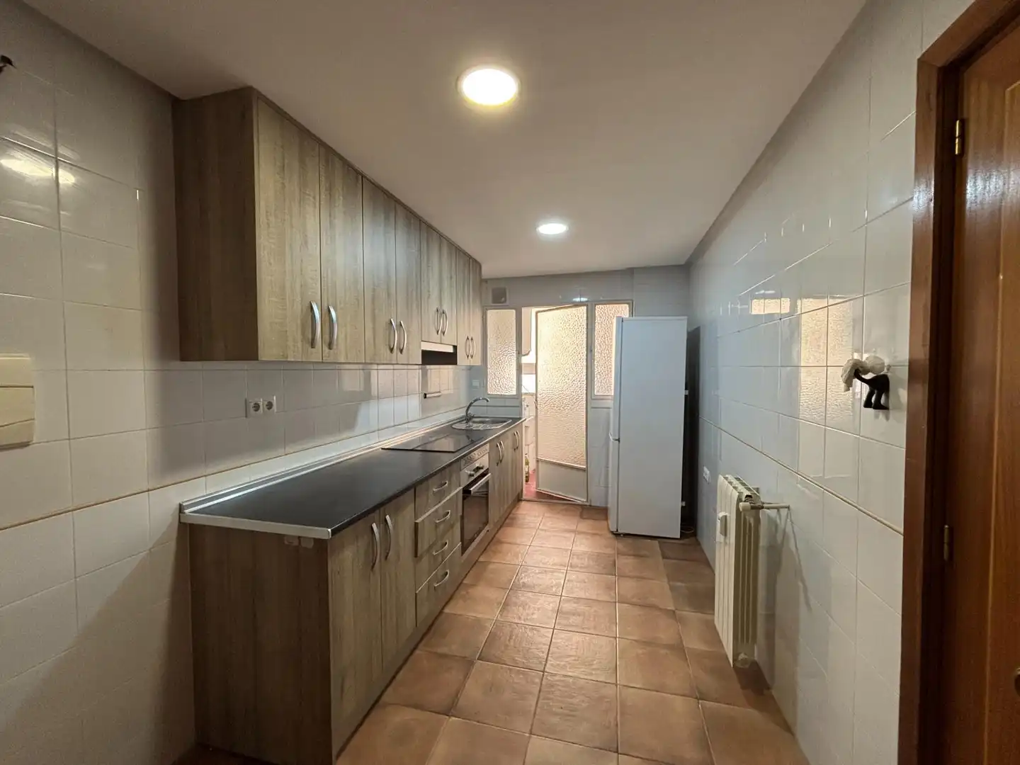 Cocina de Piso para compartir en Granada con Calefacción y Amueblado