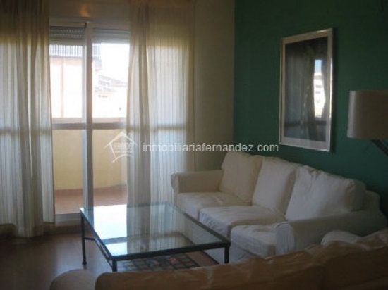 Sala d'estar de Apartament en venda en Cáceres Capital amb Calefacció, Jardí privat i Terrassa