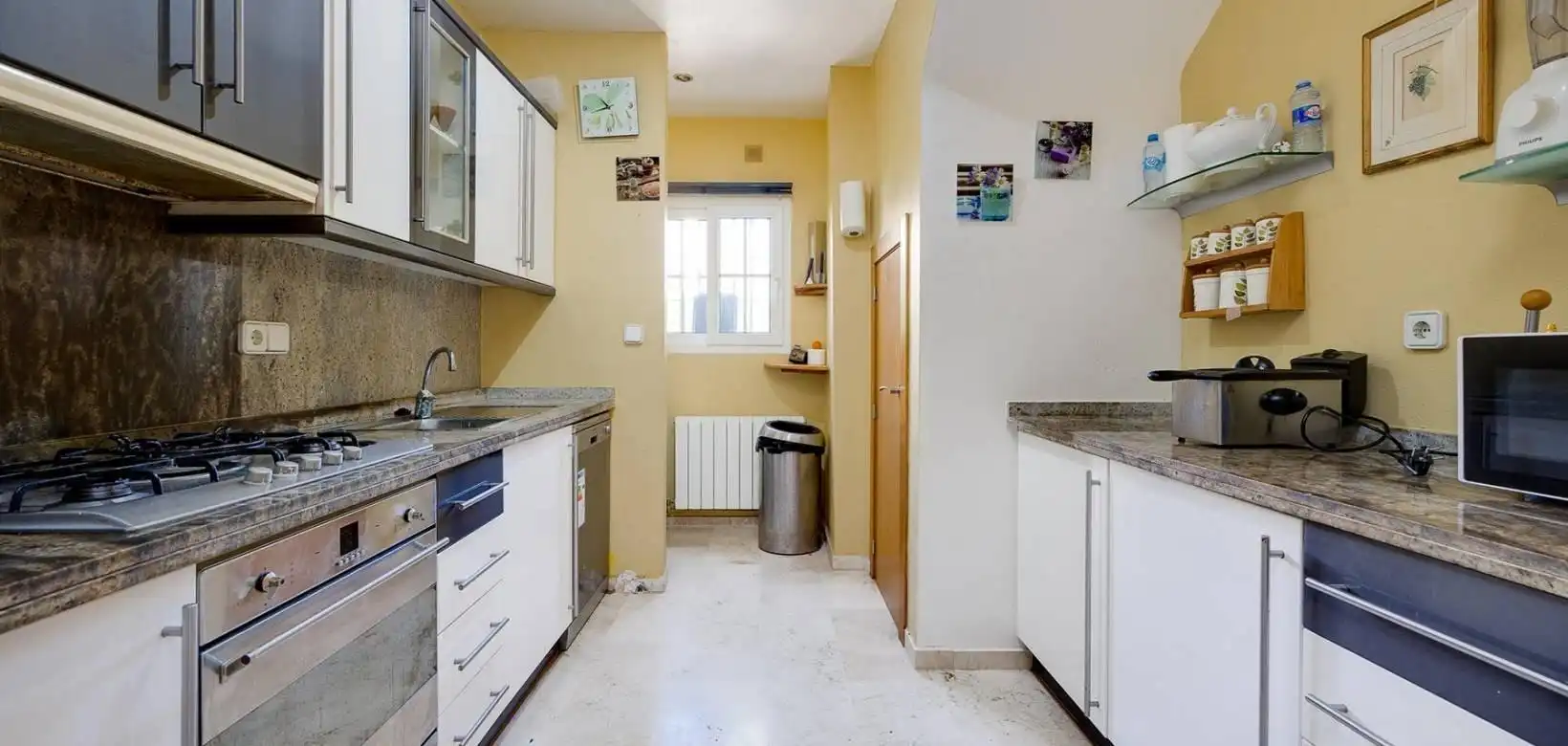 Cuina de Casa o xalet en venda en Orihuela amb Aire condicionat, Calefacció i Jardí privat