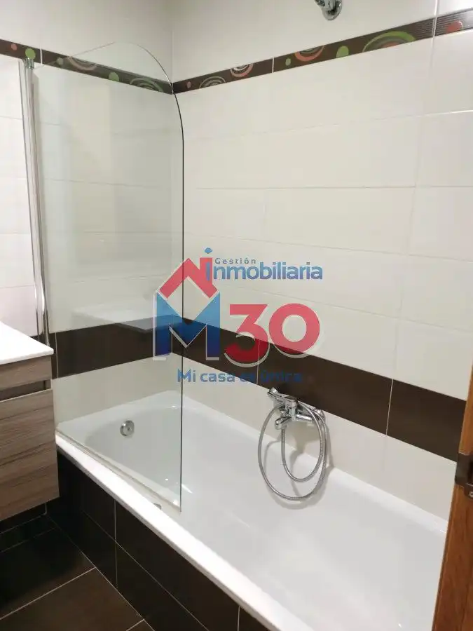 Baño de Piso en venta en Miranda de Ebro con Calefacción, Terraza y Trastero