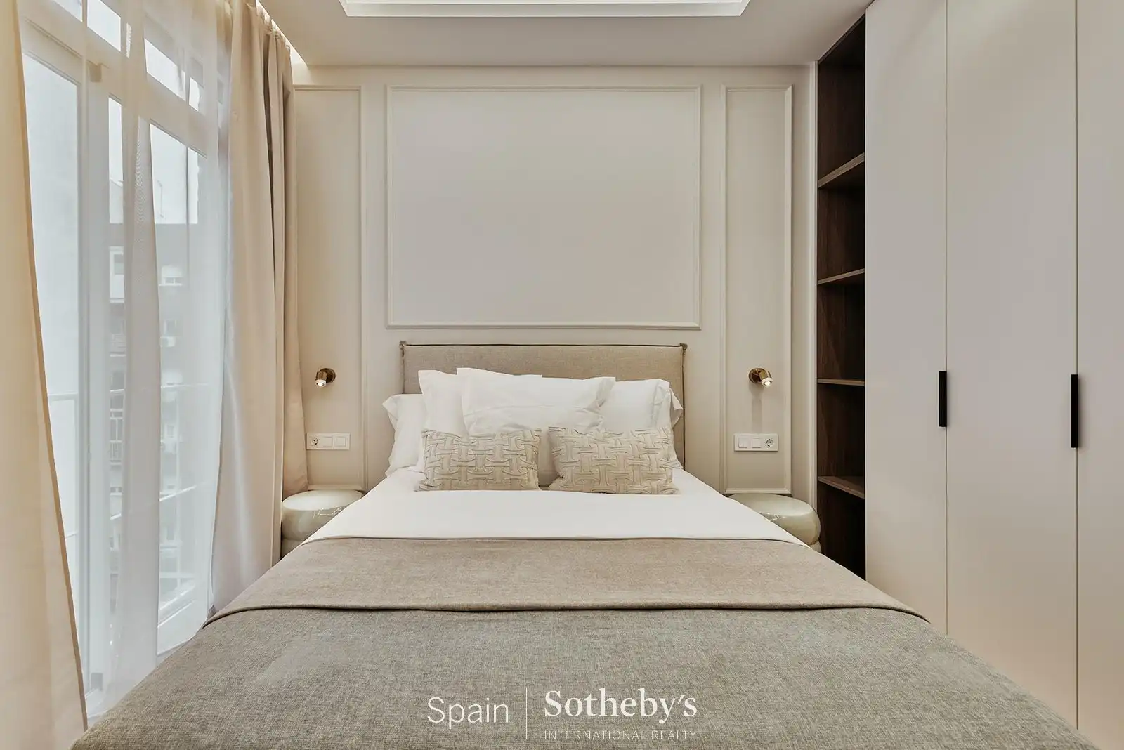 Dormitori de Apartament en venda en Madrid amb Aire condicionat, Calefacció i Terrassa
