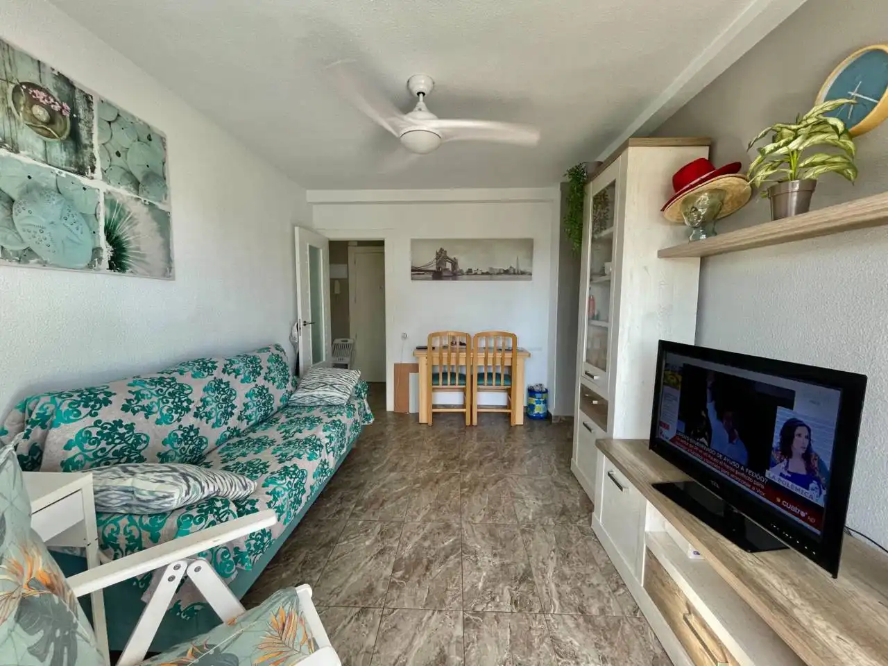 Sala d'estar de Apartament de lloguer en El Campello amb Aire condicionat, Terrassa i Moblat