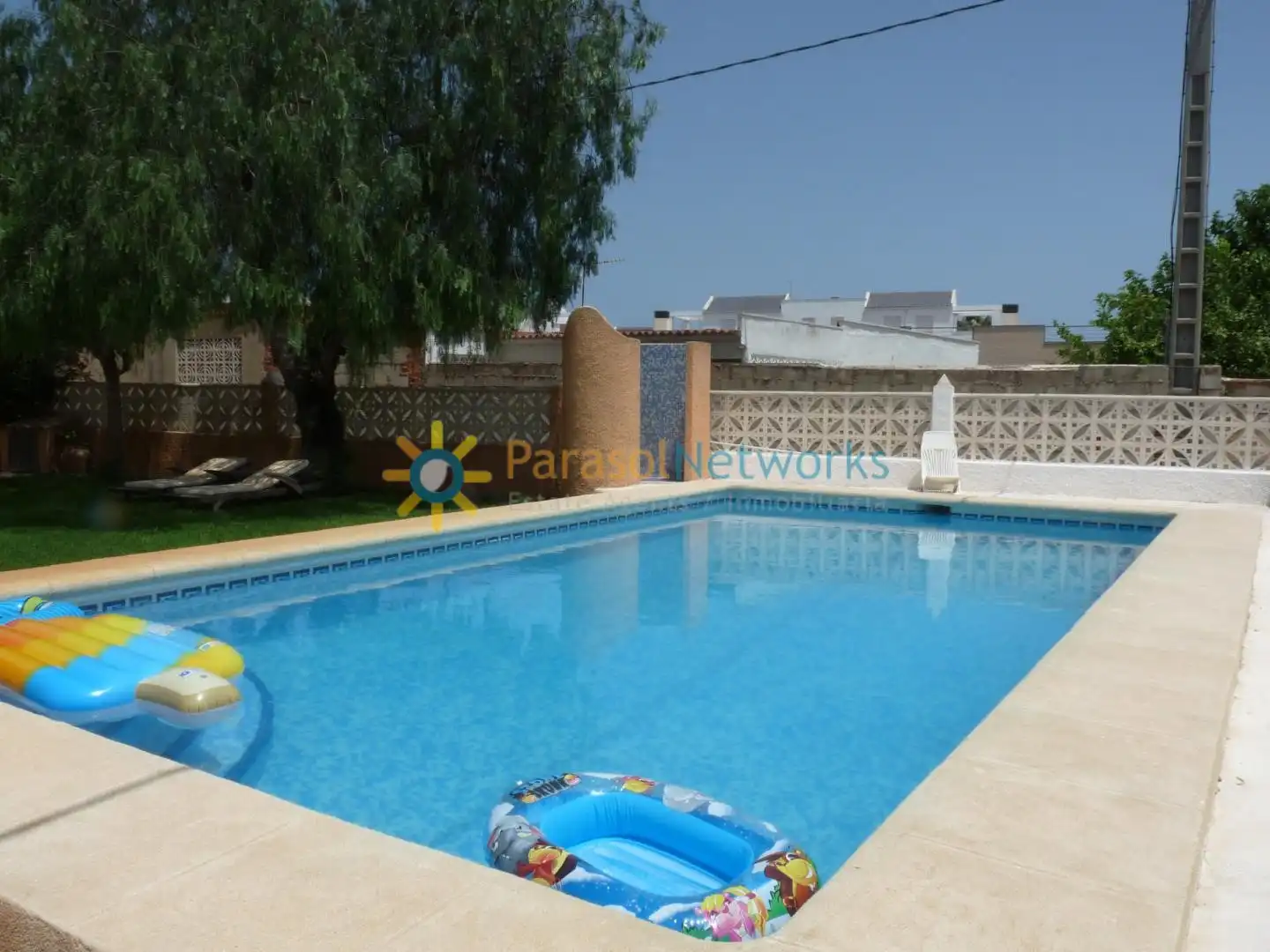 Swimming pool of Houses for rent in Oliva  with Private garden, Terrace and Balcony
