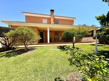 Detached house with pool for sale in La Huerta