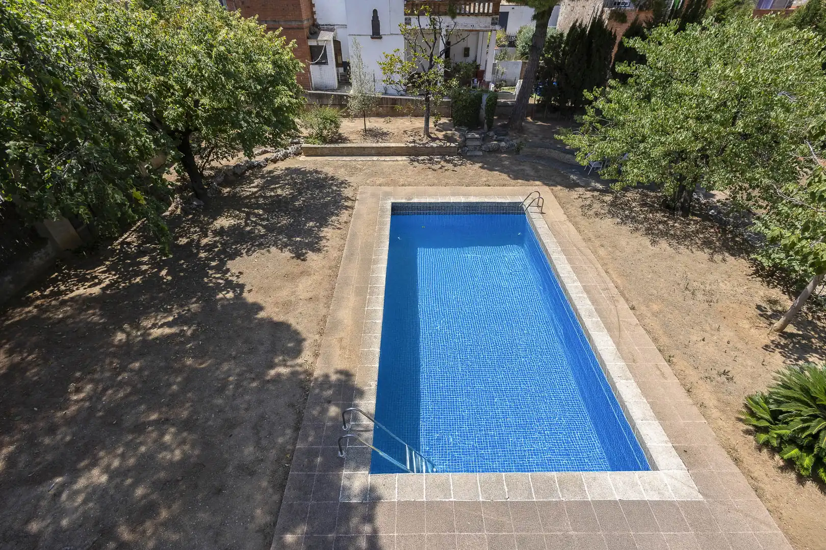 Piscina de Edifici en venda en Sant Boi de Llobregat