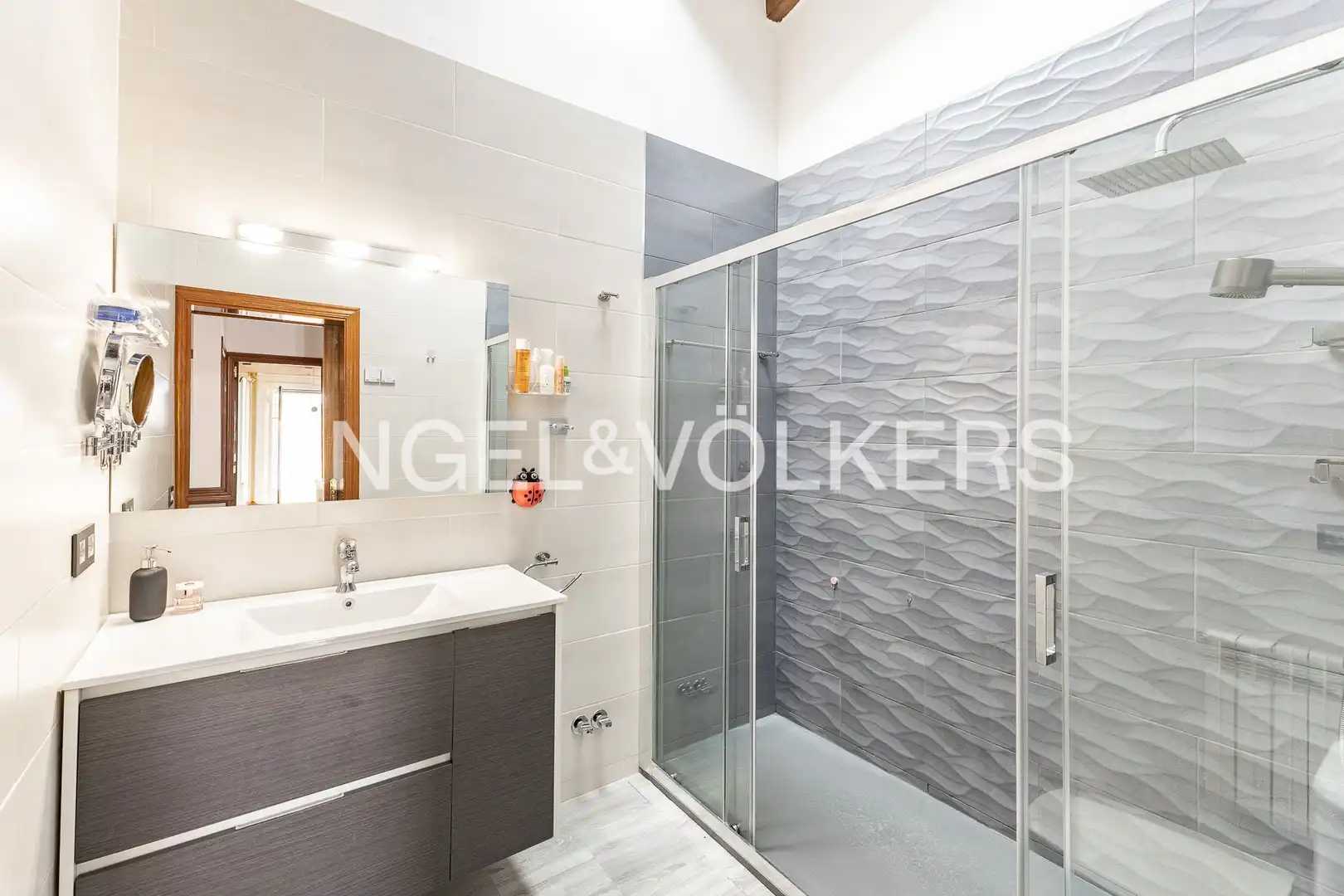 Baño de Dúplex en venta en Llinars del Vallès con Calefacción, Parquet y Terraza