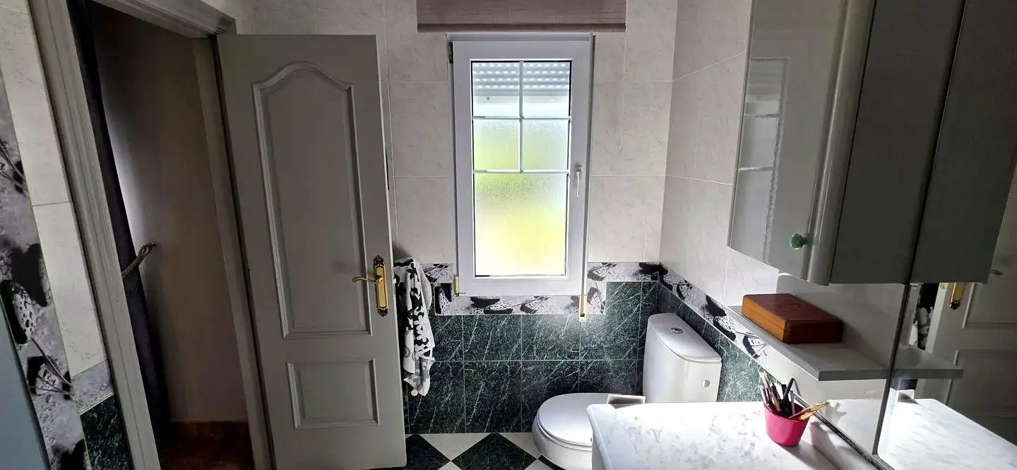 Bathroom of Houses for sale in Valdés - Luarca  with Heating, Private garden and Parquet flooring