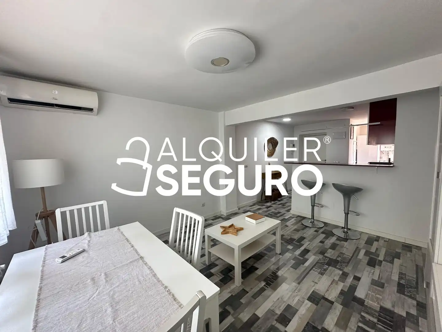 Flat for rent in Madrid  with Air Conditioner, Heating and Furnished