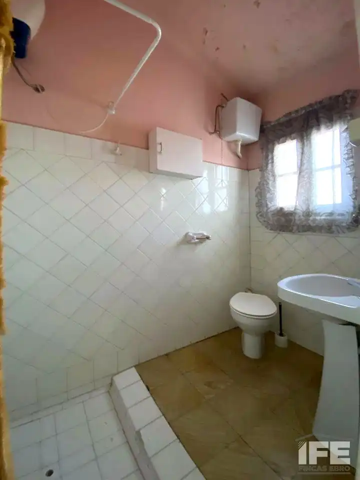 Bany de Casa o xalet en venda en Alagón amb Calefacció i Terrassa