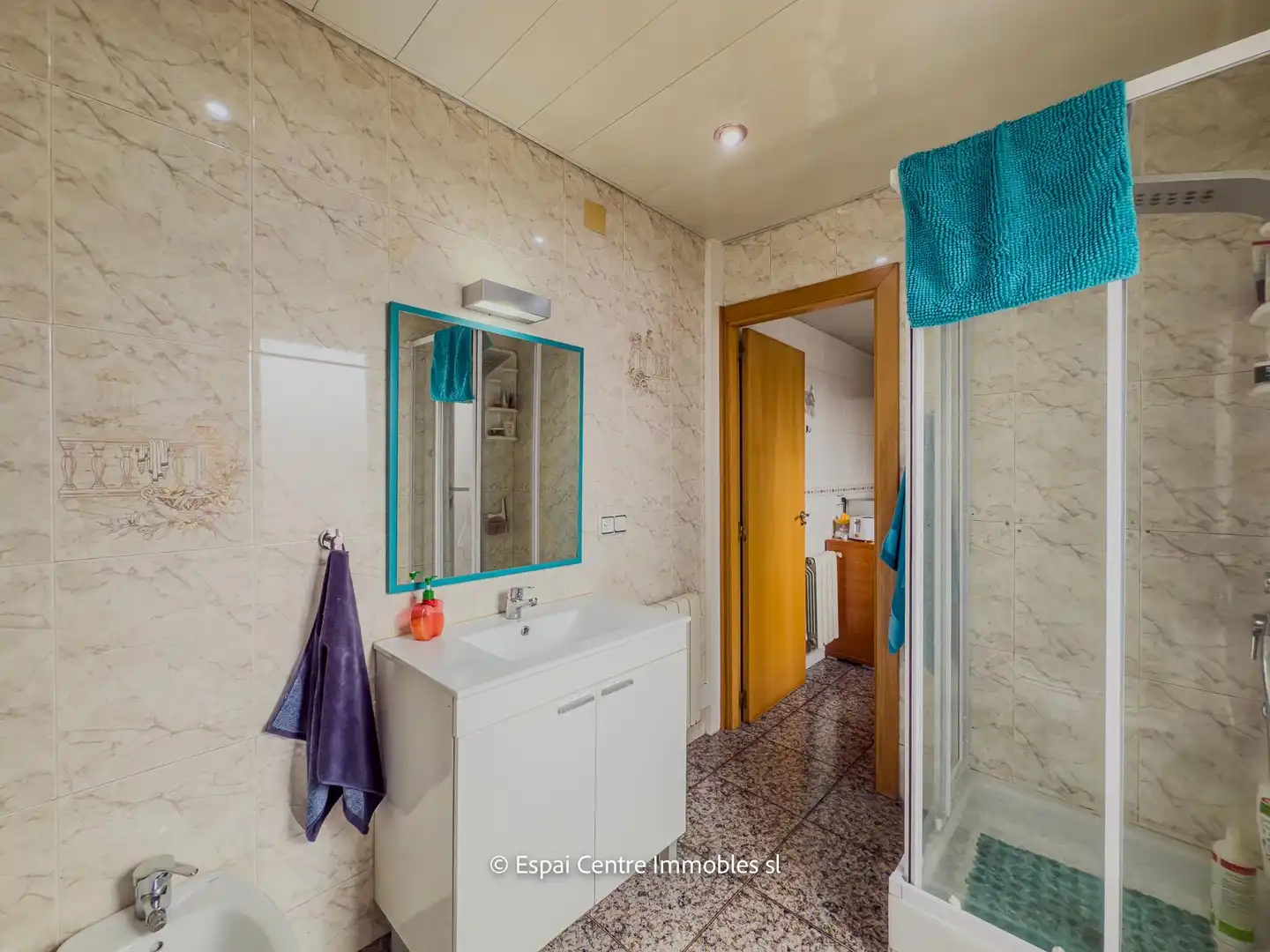 Badezimmer von Einfamilien-Reihenhaus zum Verkauf in Terrassa mit Heizung und Terrasse