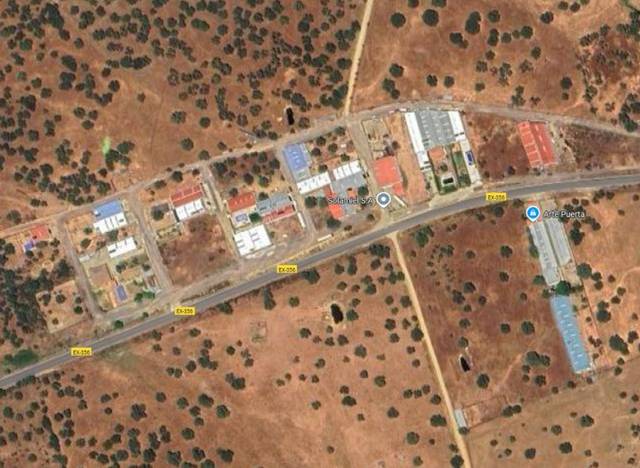 Local comercial en Venta en Calle la Garganta en Fuenlabrada de los Montes