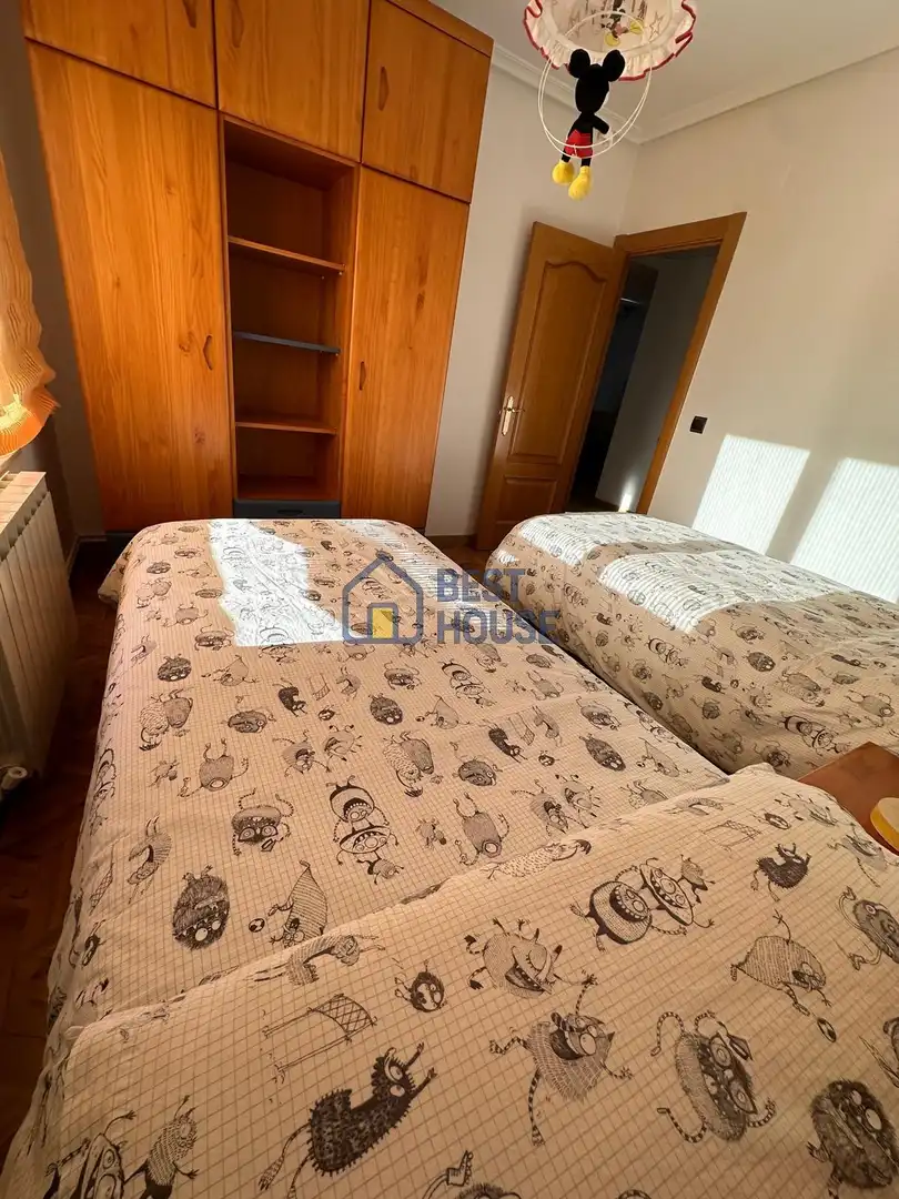 Habitación de Piso en venta en Villaturiel con Calefacción y Amueblado