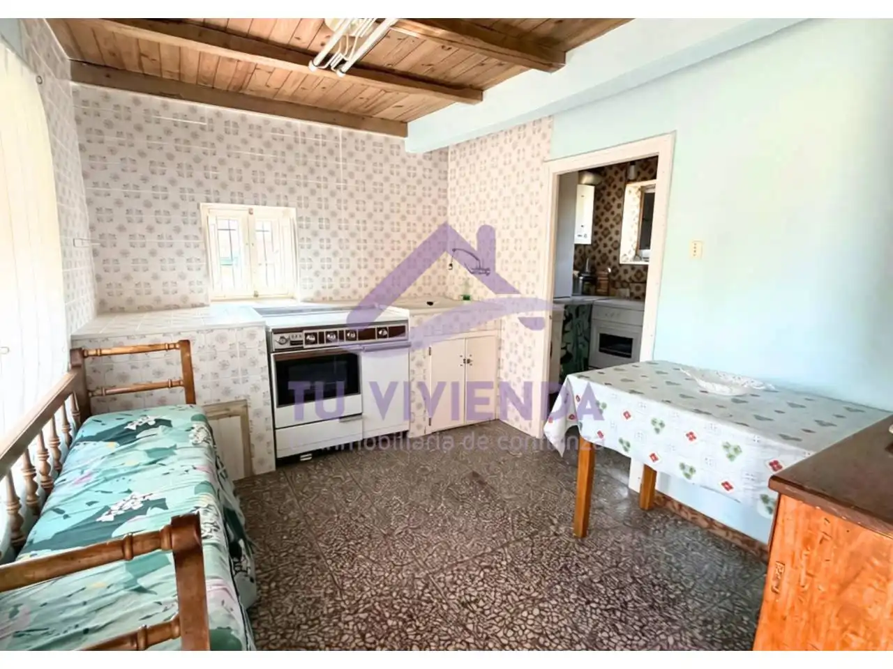 Cuina de Casa o xalet en venda en Villaluenga de la Vega amb Calefacció i Moblat
