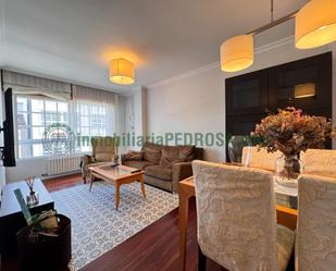Sala d'estar de Pis de lloguer en Pontevedra Capital  amb Calefacció
