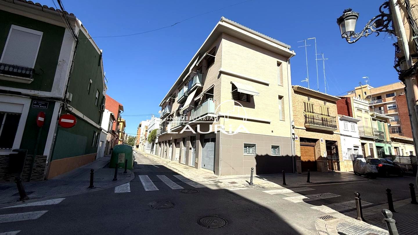 Exterior view of Duplex to rent in  Valencia Capital  with Air Conditioner, Terrace and Balcony