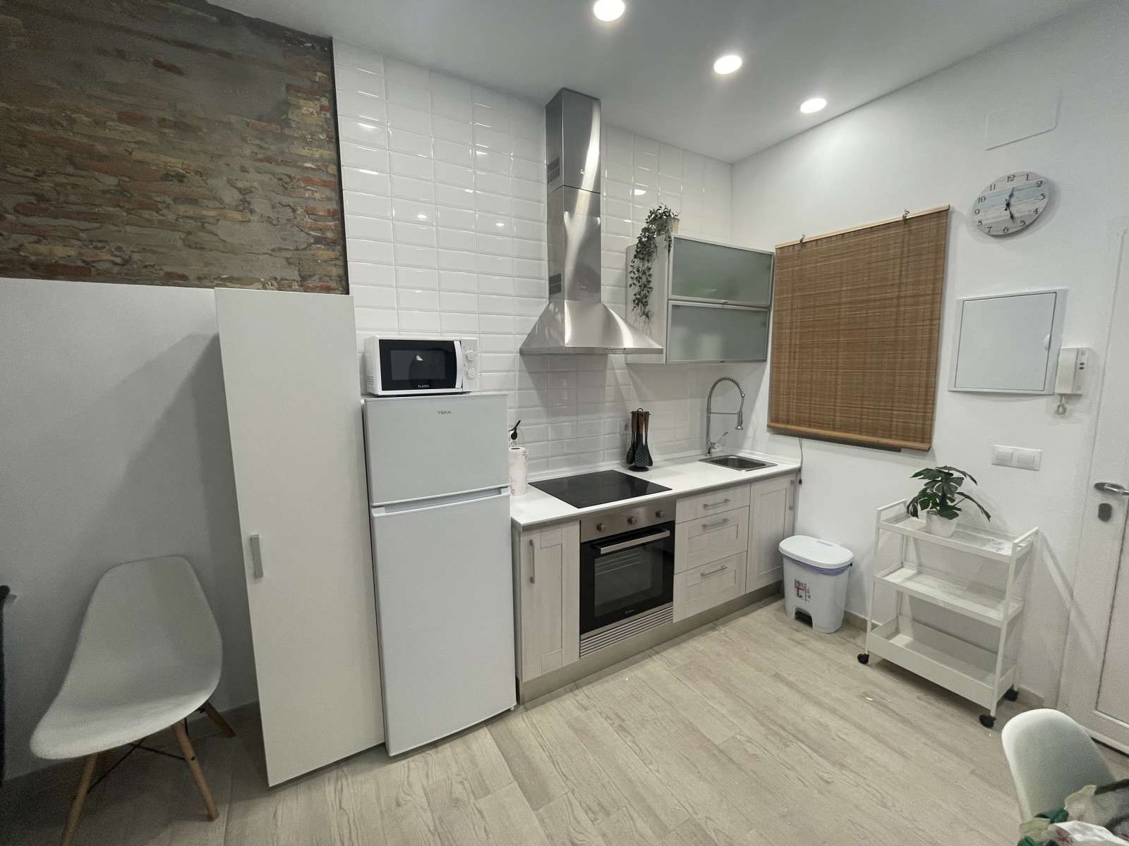 Cuina de Apartament per a compartir en  Valencia Capital amb Aire condicionat i Terrassa