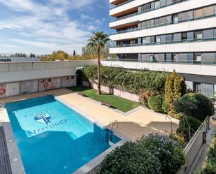 Swimming pool of Flat to rent in  Granada Capital  with Air Conditioner, Heating and Private garden