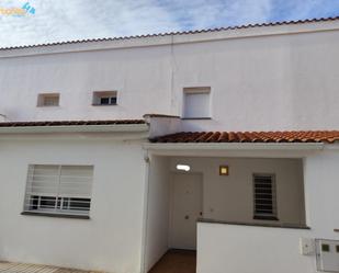 Vista exterior de Casa adosada en venda en Badajoz Capital amb Calefacció i Terrassa