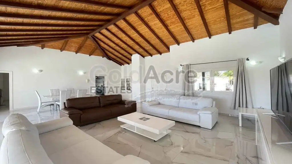 Sala d'estar de Casa o xalet en venda en Antigua