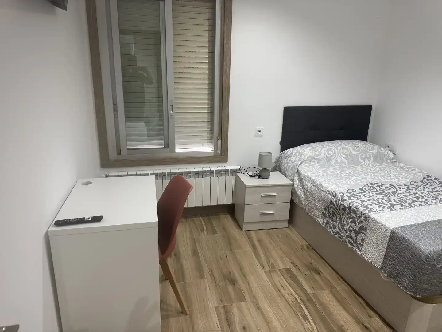 Schlafzimmer von Wohnung zur Miete in Ourense Capital  mit Balkon