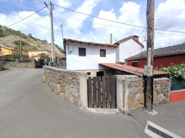 Casa rústica en venta en Lugar CUERIGO
