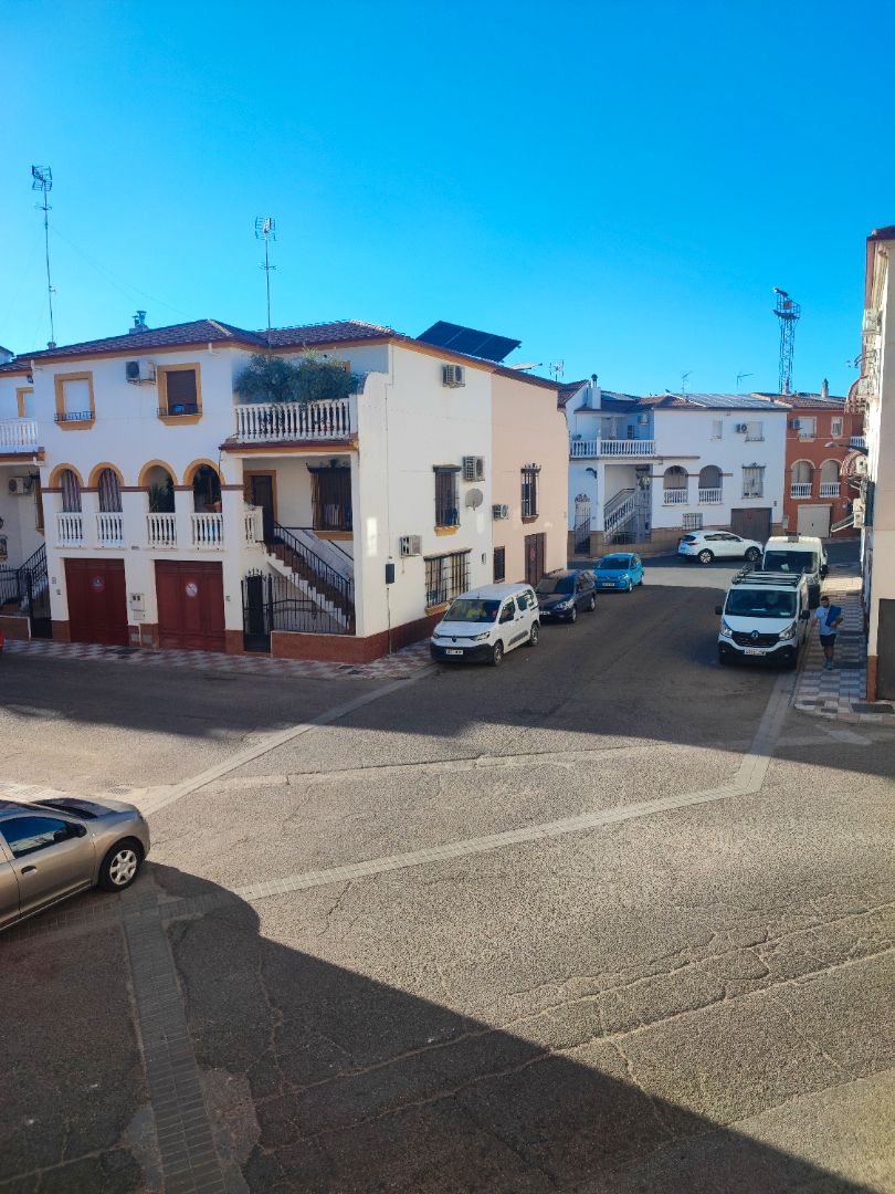 Vista exterior de Pis de lloguer en Andújar amb Es permeten mascotes