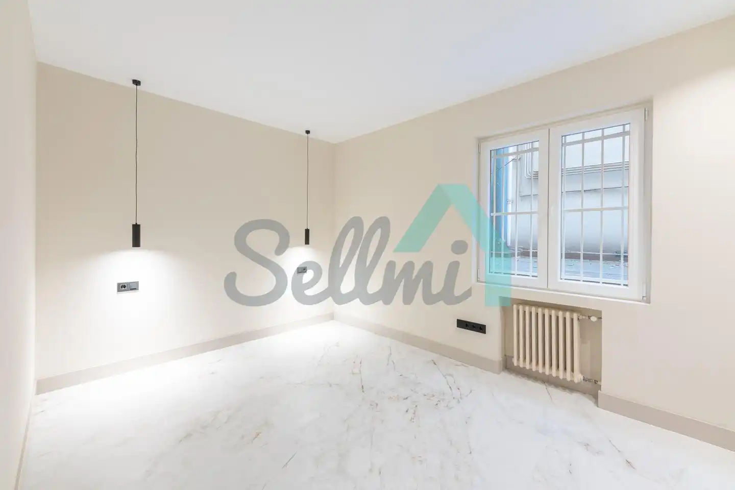 Piso en venta en Oviedo  con Calefacción, Trastero y Balcón