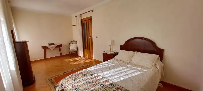 Schlafzimmer von Einfamilien-Reihenhaus zum Verkauf in Oviedo  mit Privatgarten, Möbliert und Ofen
