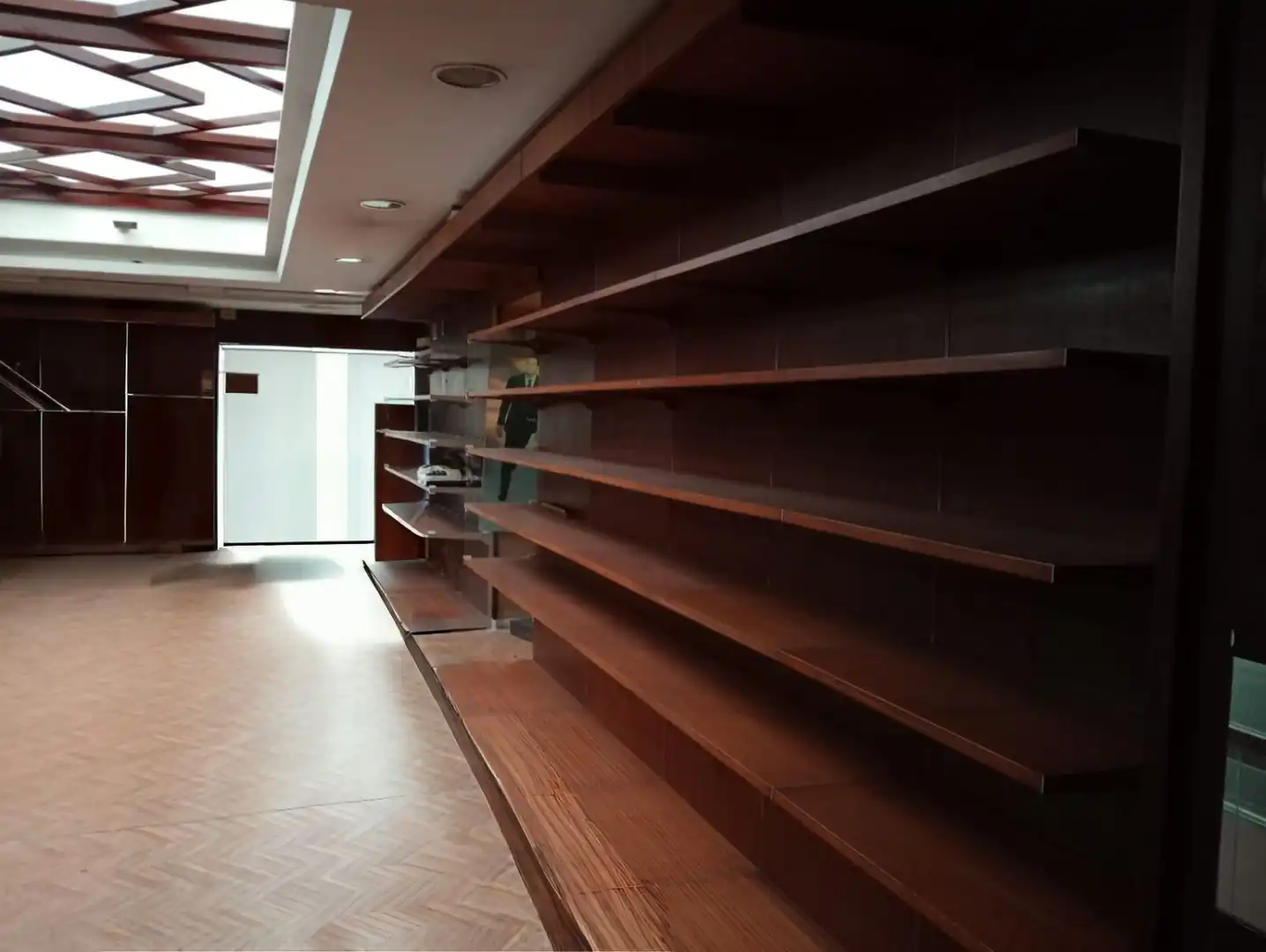 Local comercial de lloguer a Núcleo urbano, imagen 7
