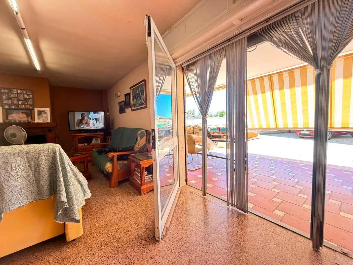 Sala d'estar de Casa o xalet en venda en Mutxamel amb Terrassa i Piscina