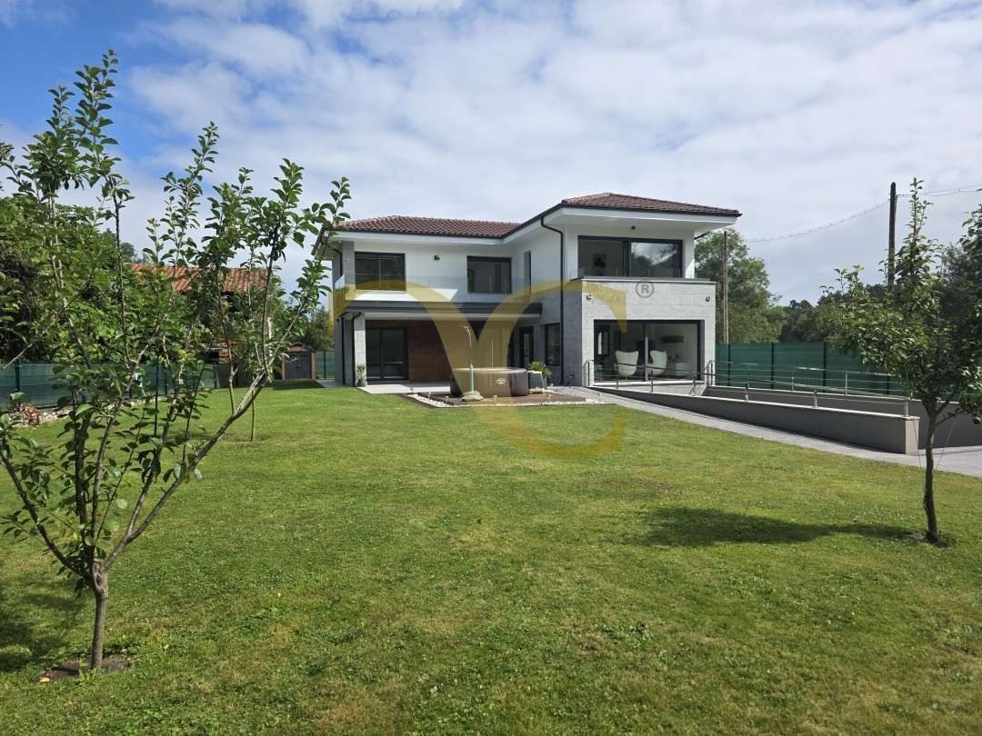 Exterior view of House or chalet for sale in Llanes  with Heating, Private garden and Terrace