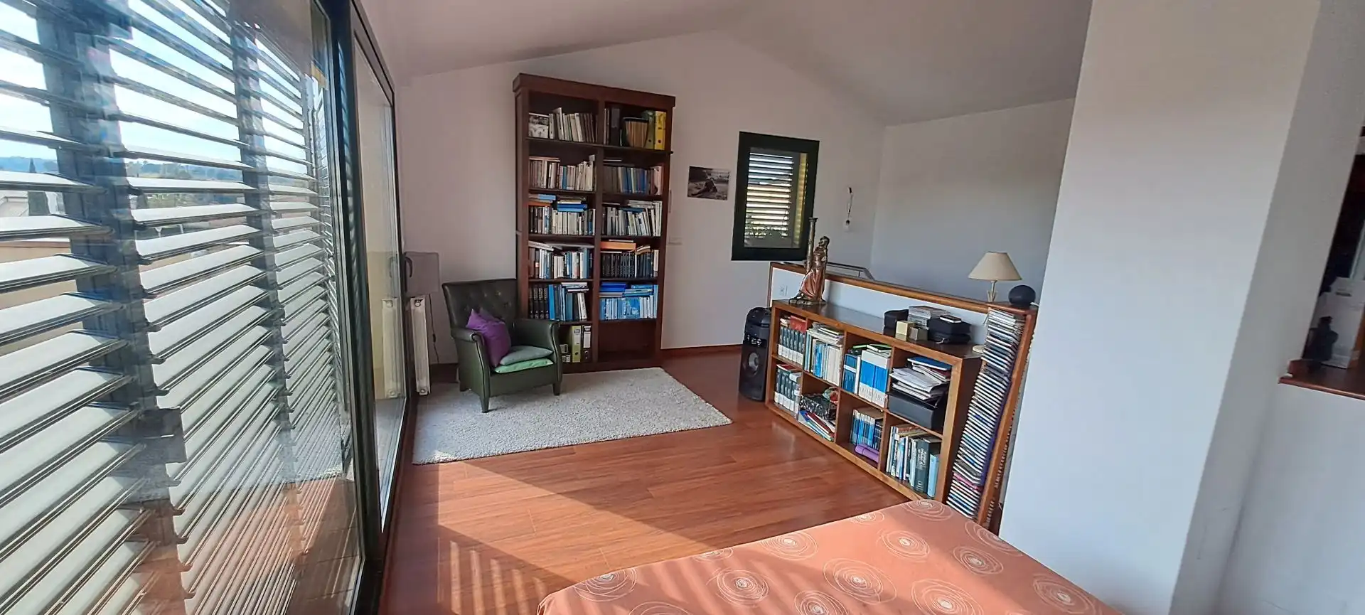 Sala de estar de Casa o chalet en venta en Navata con Aire acondicionado, Calefacción y Jardín privado