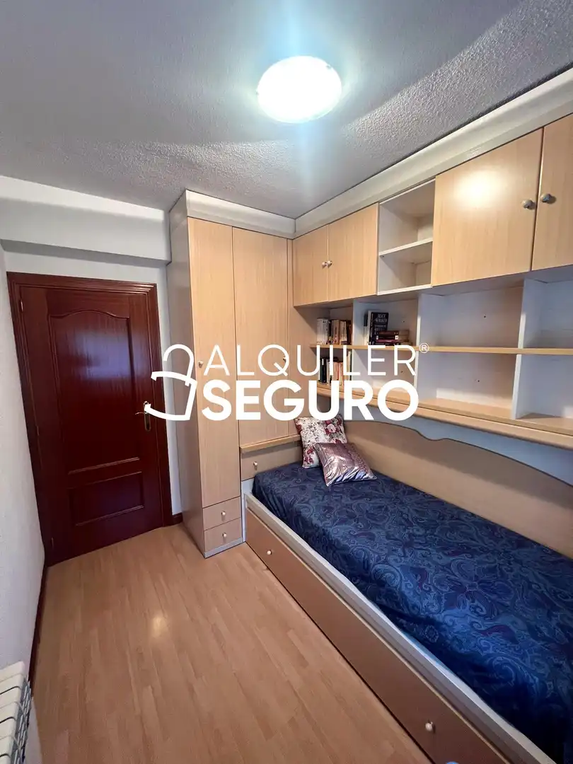 Bedroom of Flat for rent in Ciudad Lineal