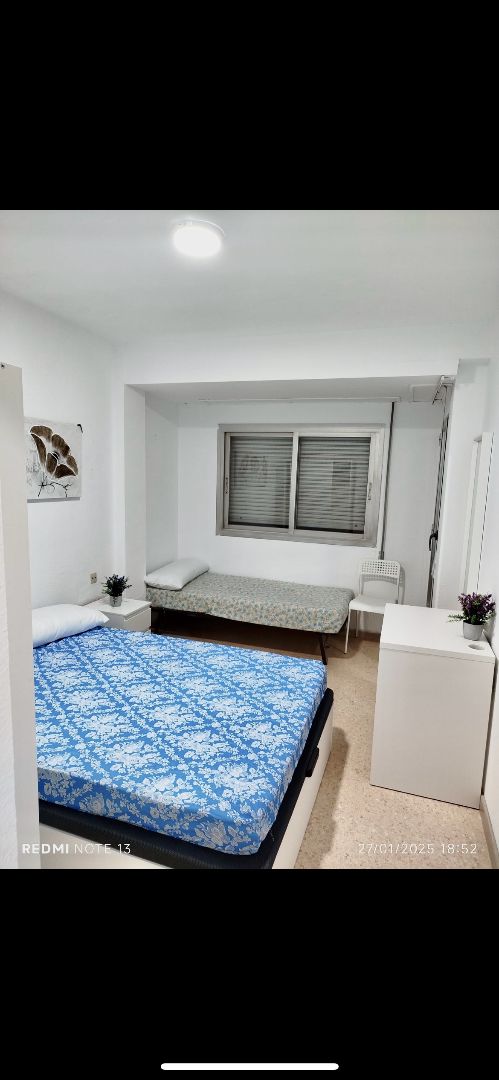 Bedroom of Flat to share in  Valencia Capital  with Air Conditioner, Heating and Furnished