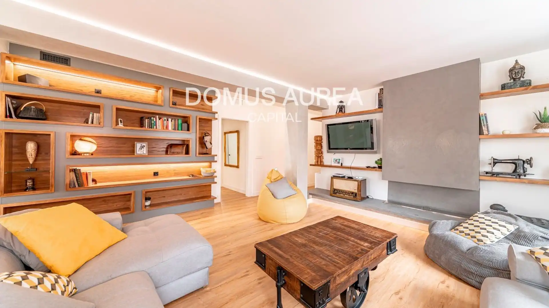Living room of Attic for rent in  Madrid Capital  with Air Conditioner, Heating and Terrace