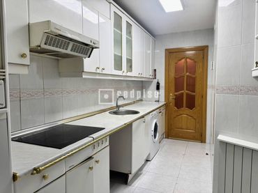 Piso con ascensor en venta en Usera
