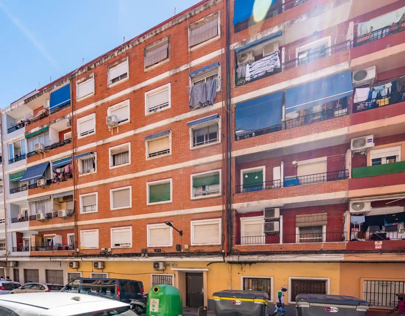 Exterior view of Apartments for sale in Valencia  with Air Conditioner