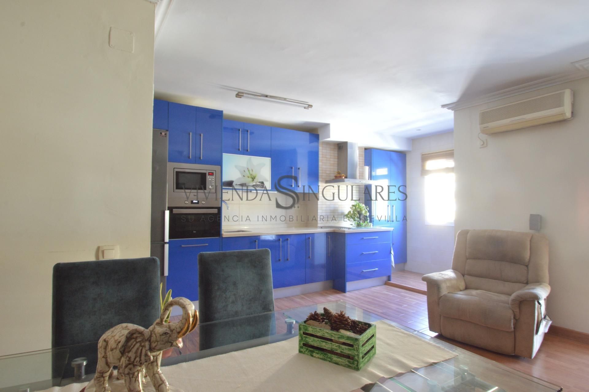 Kitchen of Flat for sale in  Sevilla Capital  with Air Conditioner and Terrace