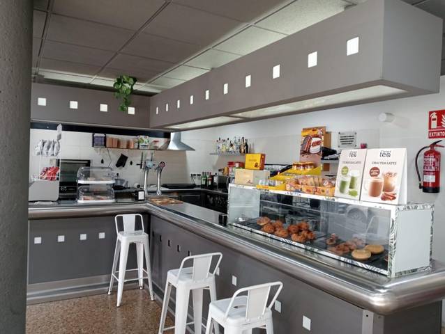 Local comercial en Alquiler en Abrera