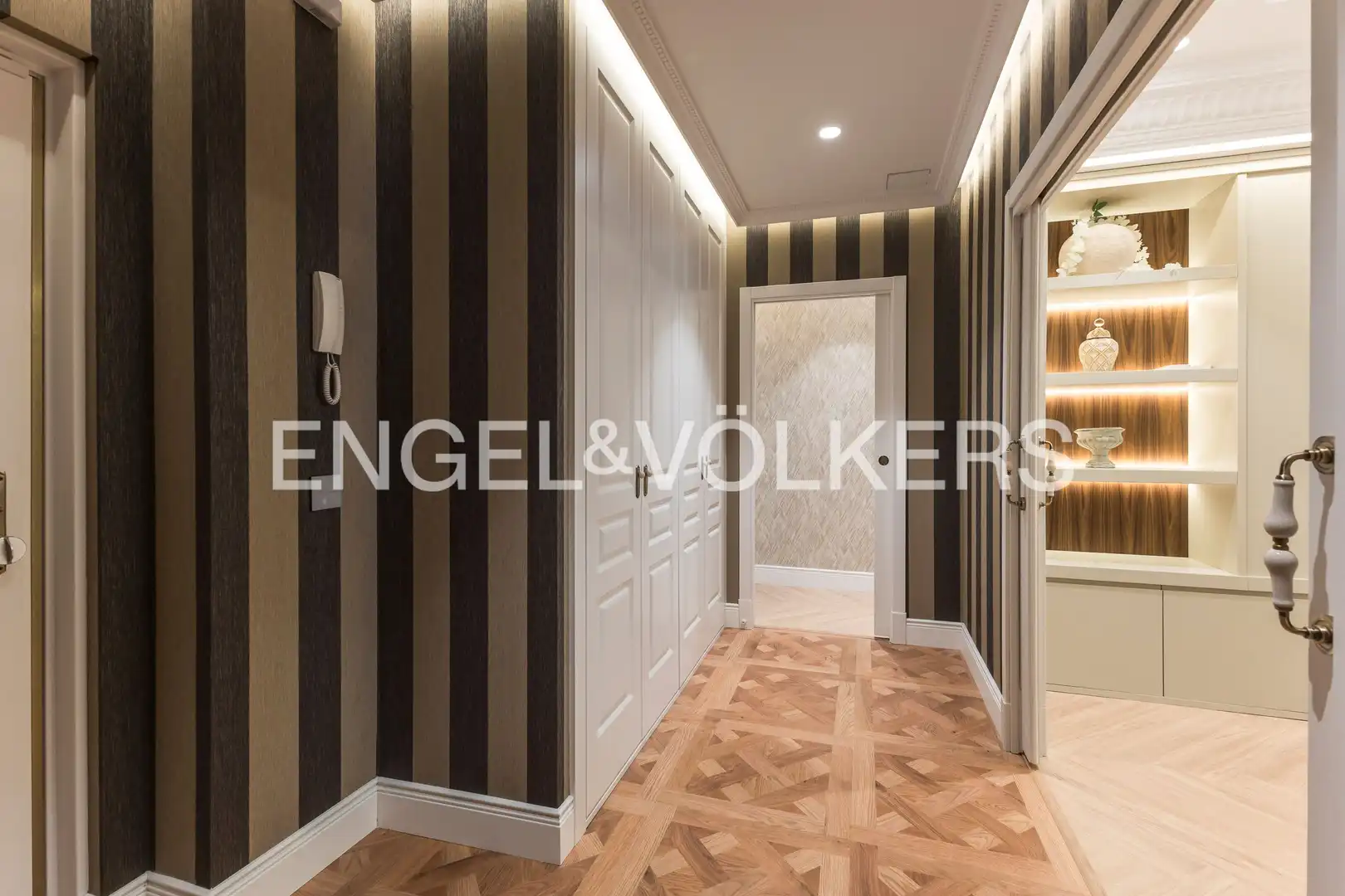 Piso con ascensor en venta en Calle de Guzmán el Bueno, imagen 28