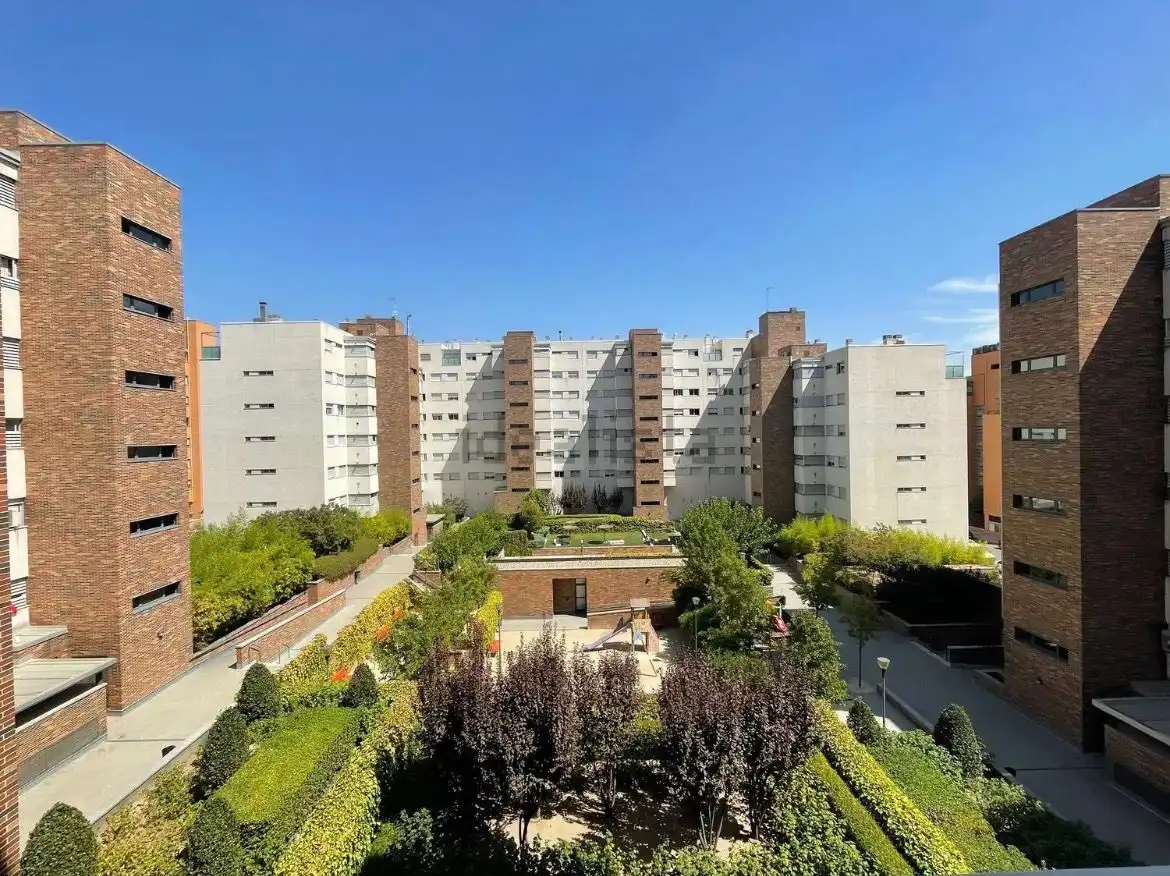 Exterior view of Flat for rent in Madrid  with Air Conditioner, Heating and Private garden