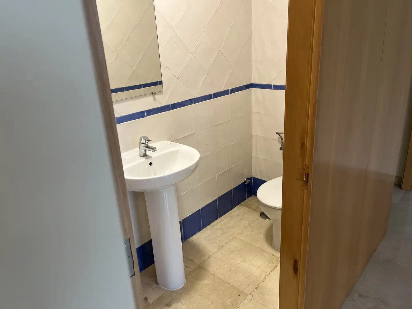 Badezimmer von Geschaftsraum zur Miete in Vigo 
