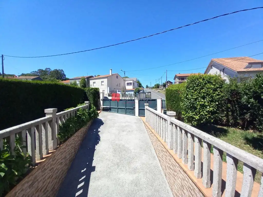 Vista exterior de Casa o chalet de alquiler en Santiago de Compostela  con Calefacción, Jardín privado y Trastero