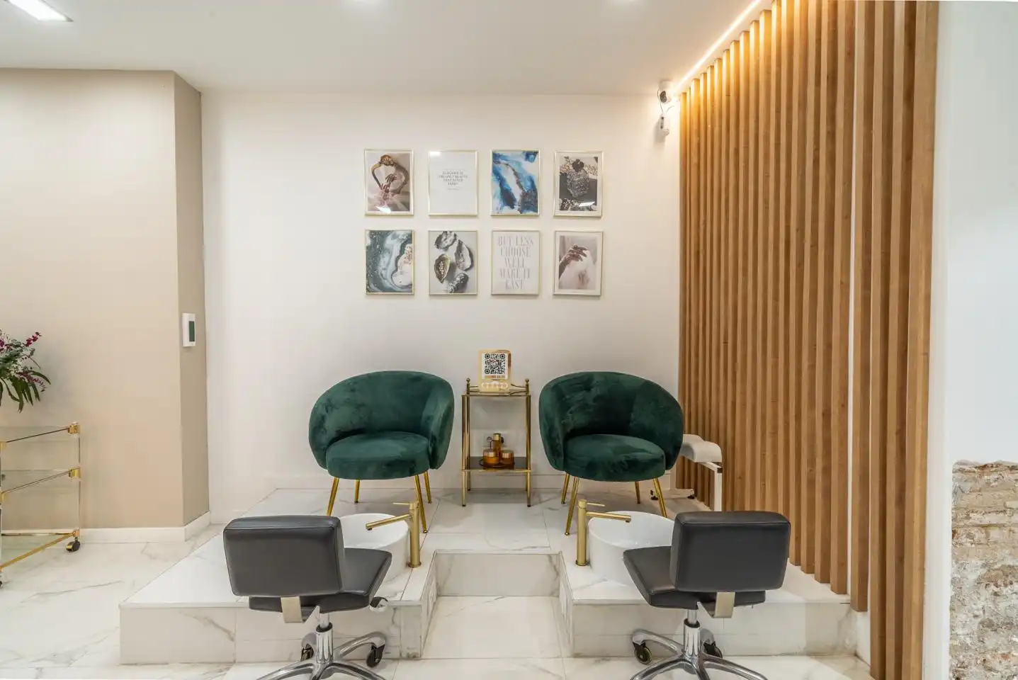 Sala d'estar de Local en traspas en Barcelona amb Aire condicionat