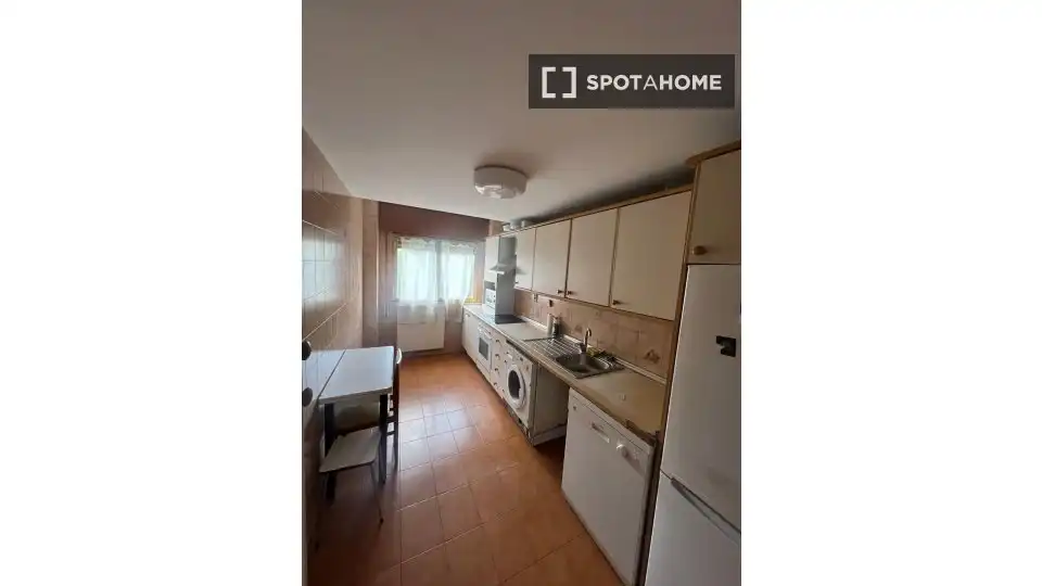 Room in Romareda