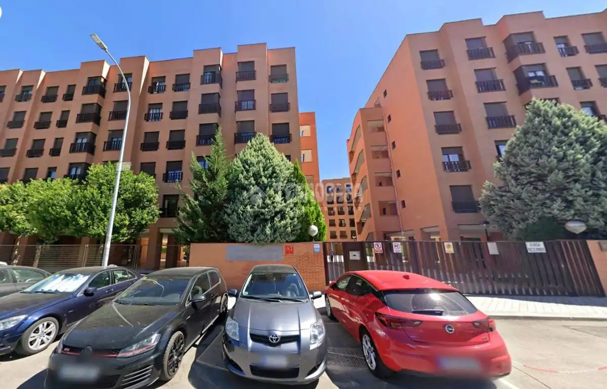 Vista exterior de Piso en venta en  Madrid Capital