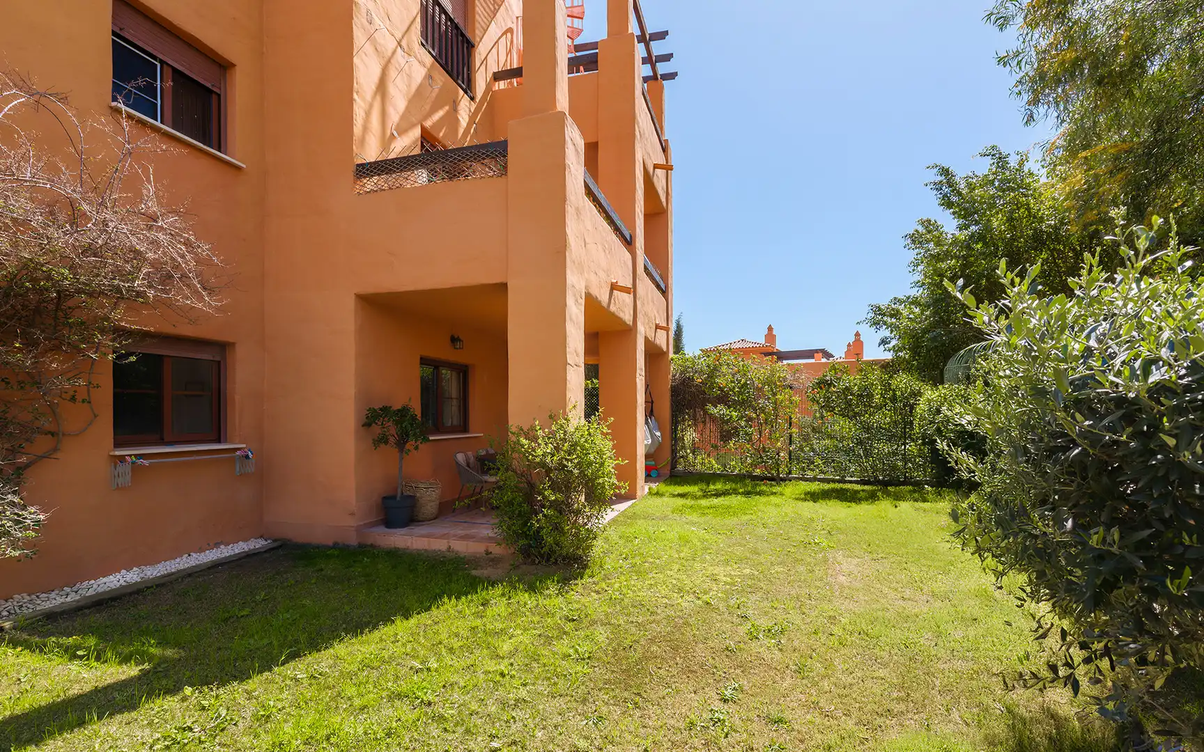 Garten von Erdgeschoss zum Verkauf in Benahavís mit Klimaanlage, Privatgarten und Terrasse